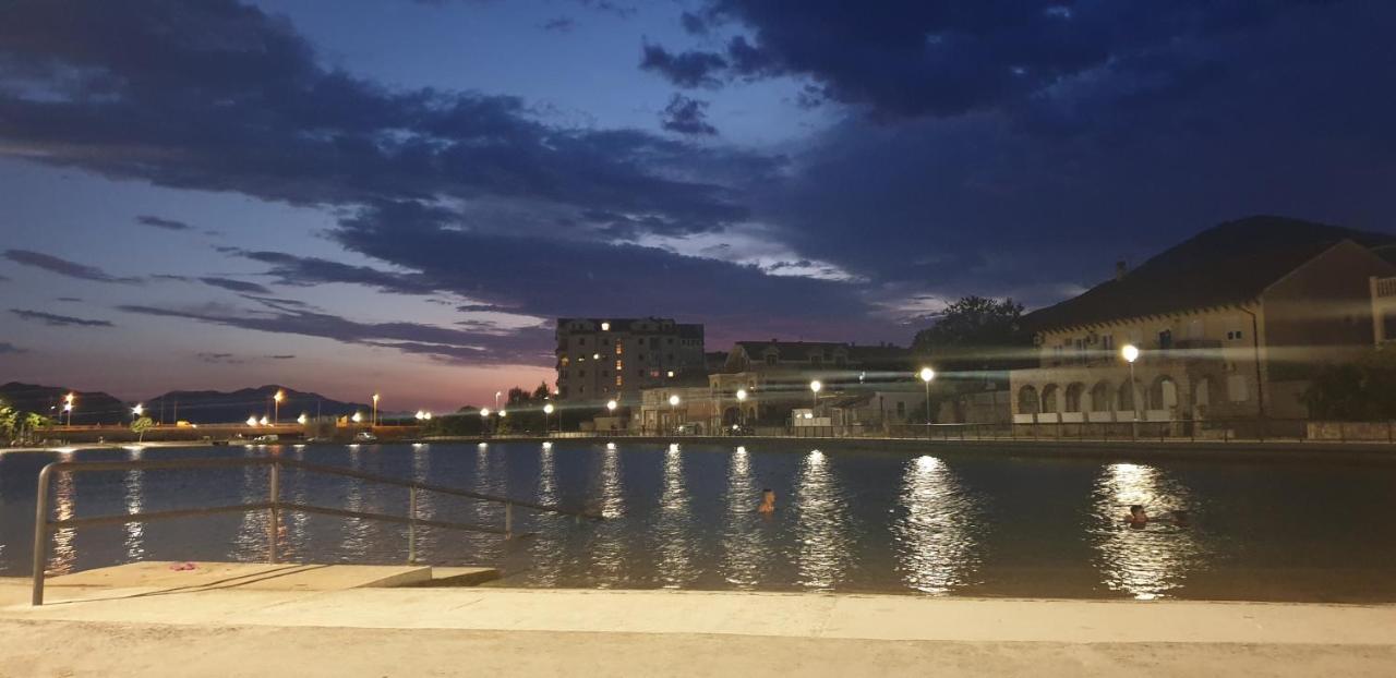 Apartman Srna Τρέμπινιε Εξωτερικό φωτογραφία
